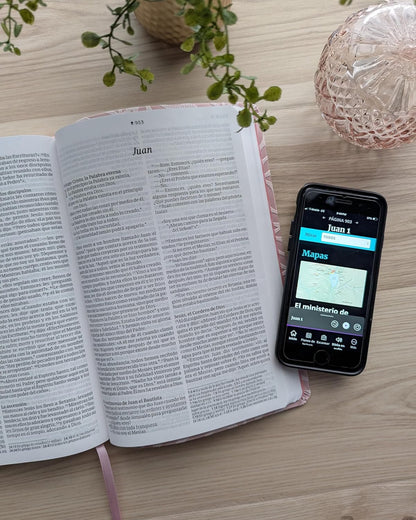 Biblia NTV valor premium rosa Sentí piel Letra 10.25 puntos